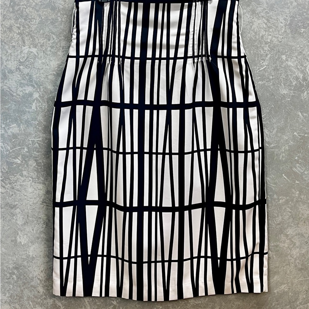 Worthington Black and White Geometric Pencil Skirt Pleat and Embroidered Stitch